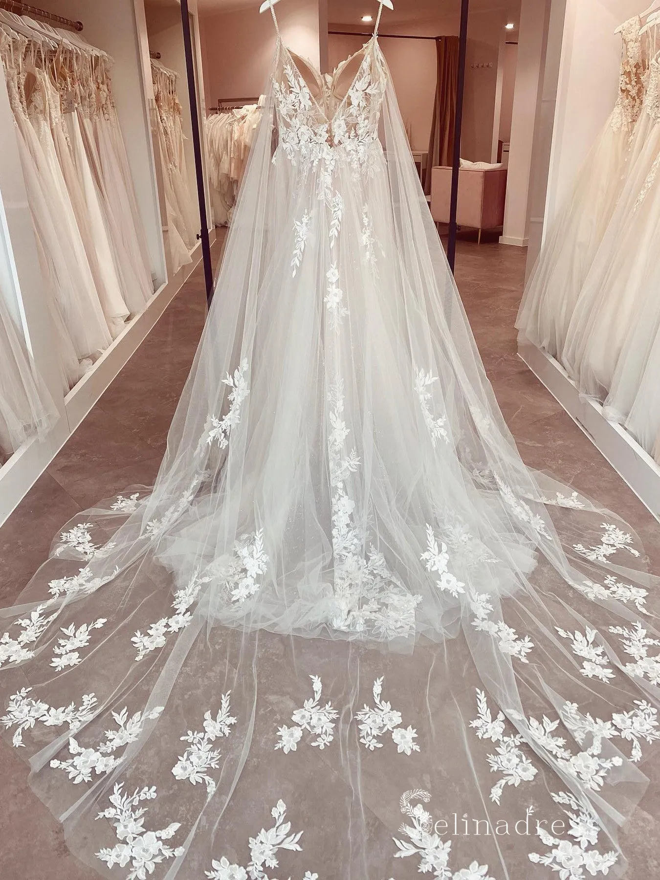 A-line Spaghetti Straps Rustic Embroidery Lace Wedding Dresses Country Bridal Gowns MSL2814