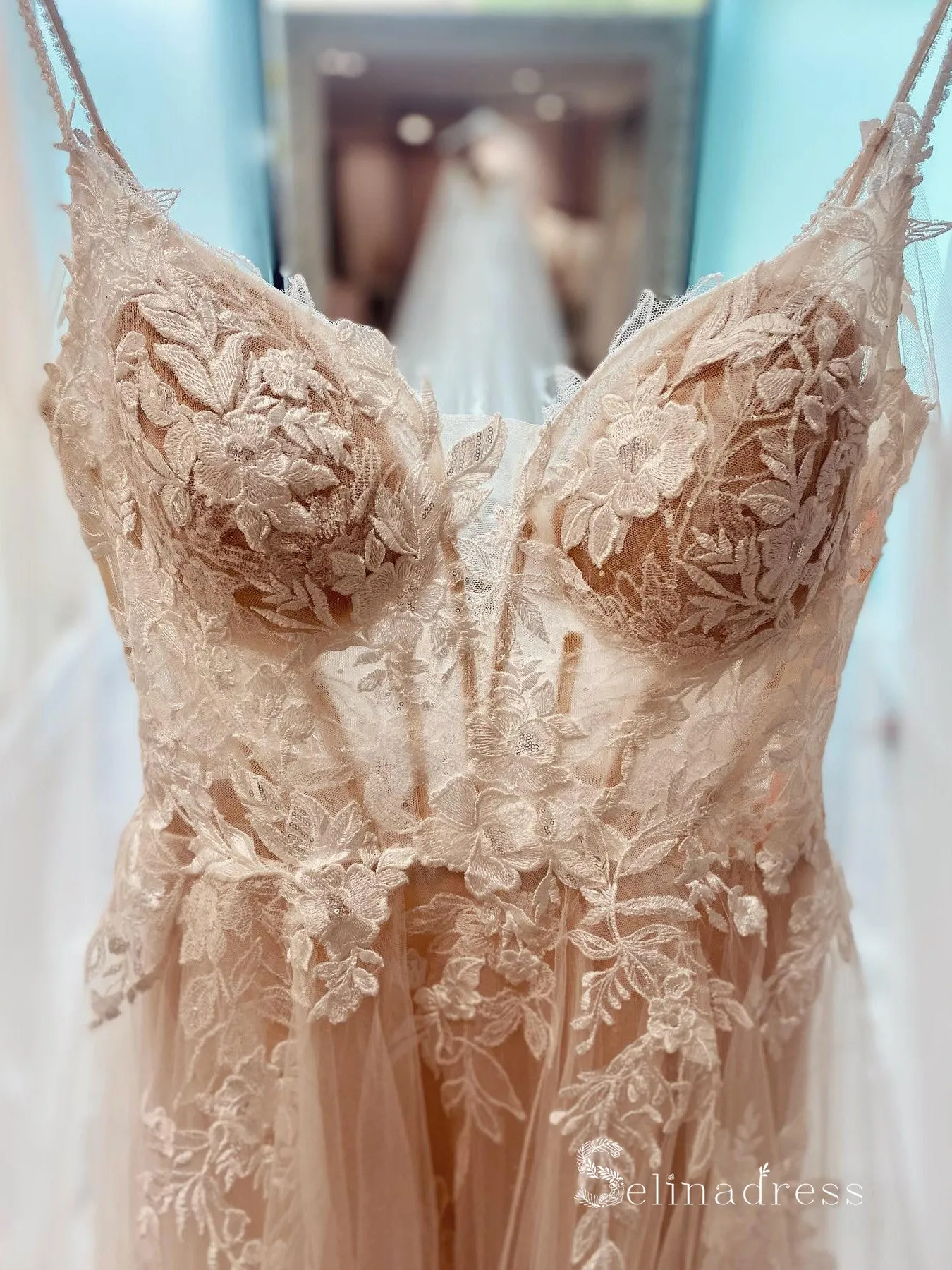 A-line Spaghetti Straps Rustic Embroidery Lace Wedding Dresses Country Bridal Gowns MSL2814