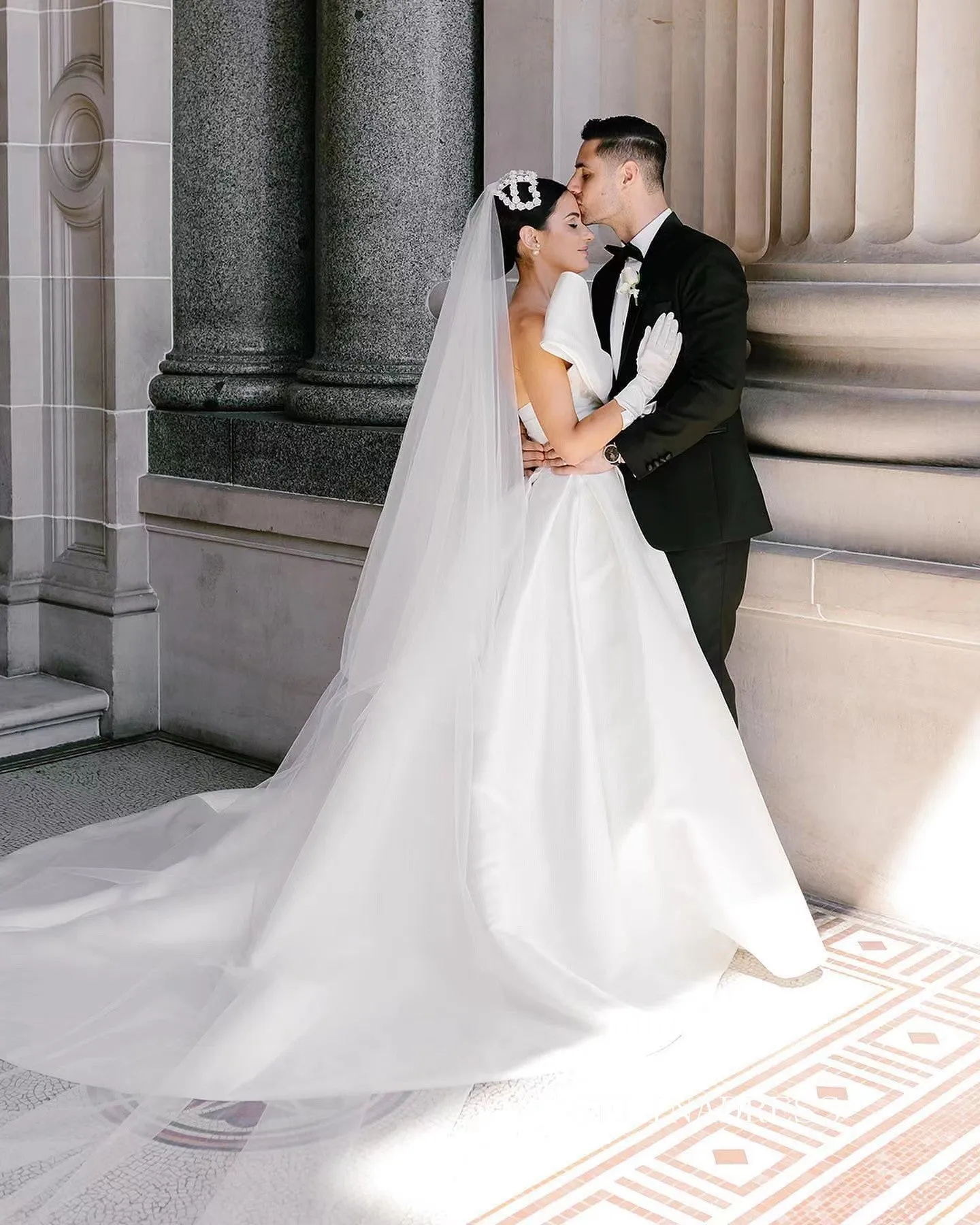 Chic A-line Strapless Satin Wedding Dress Rustic White Bridal Gowns MLS041