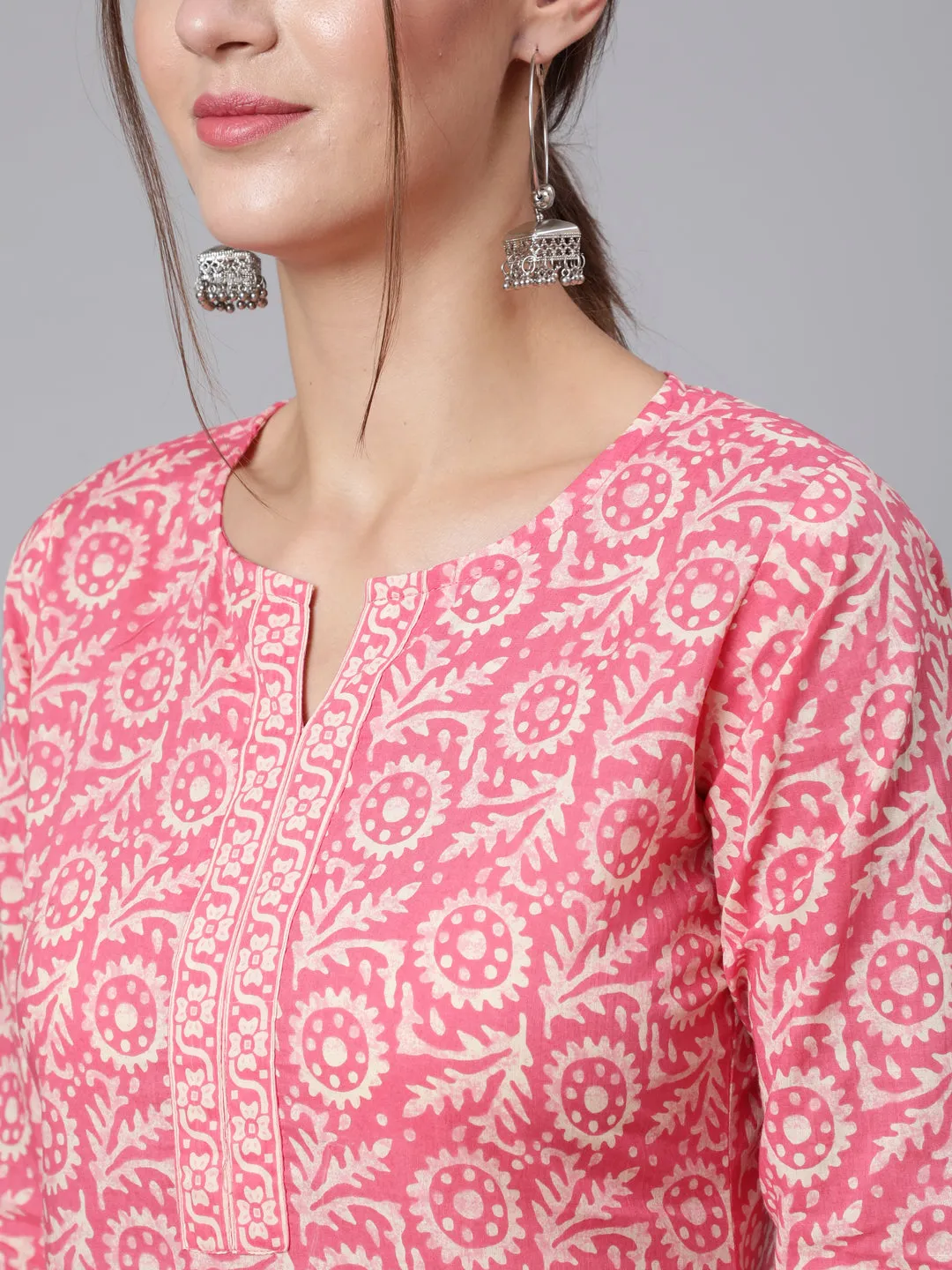 Women Pink Printed Straight Kurta With Three Quarter Sleeves